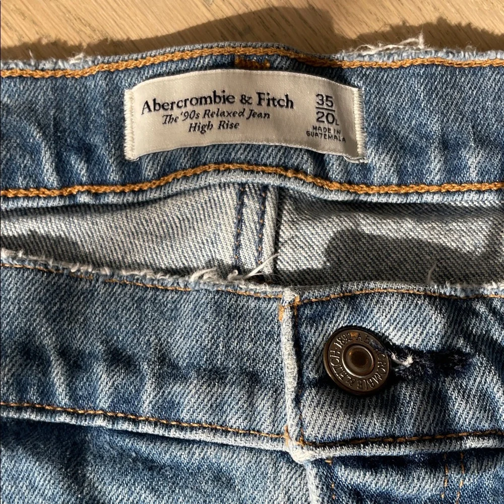 🧚‍♀️Abercrombie & Fitch Light Blue Straight Leg Jeans - Picture 2 of 9